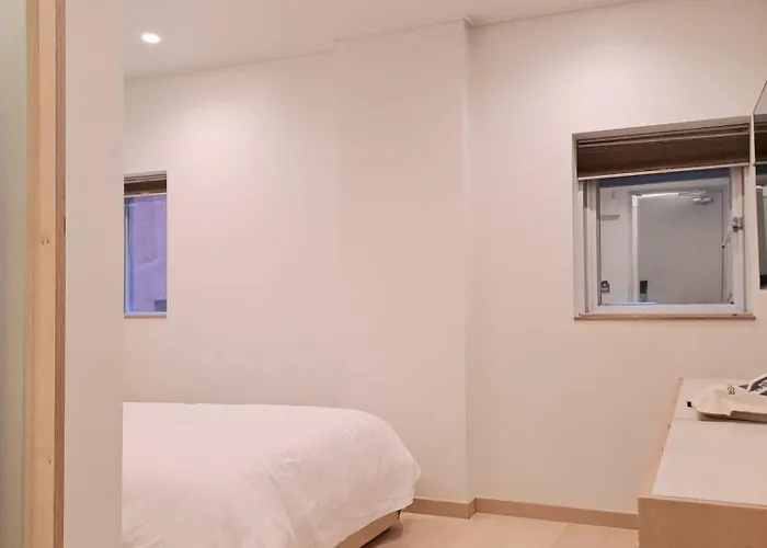 Gloryinn Hotel 3*