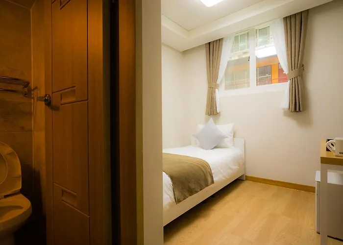 Hotel Gloryinn 3*