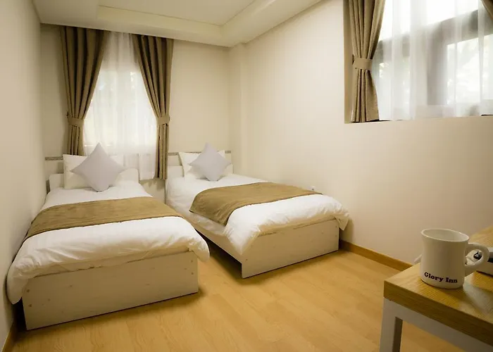 Gloryinn Hotel 3*